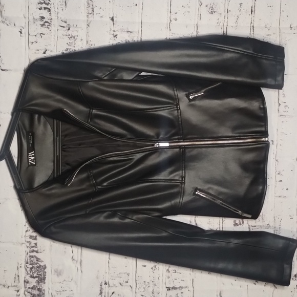 ✨Zara Faux Leather Black Zip Up Jacket Size Small - Picture 2 of 10